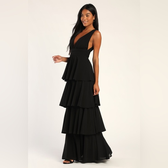 Lulus NWOT Amazing Evening Black
Tiered Maxi Dress Medium - Picture 4 of 7